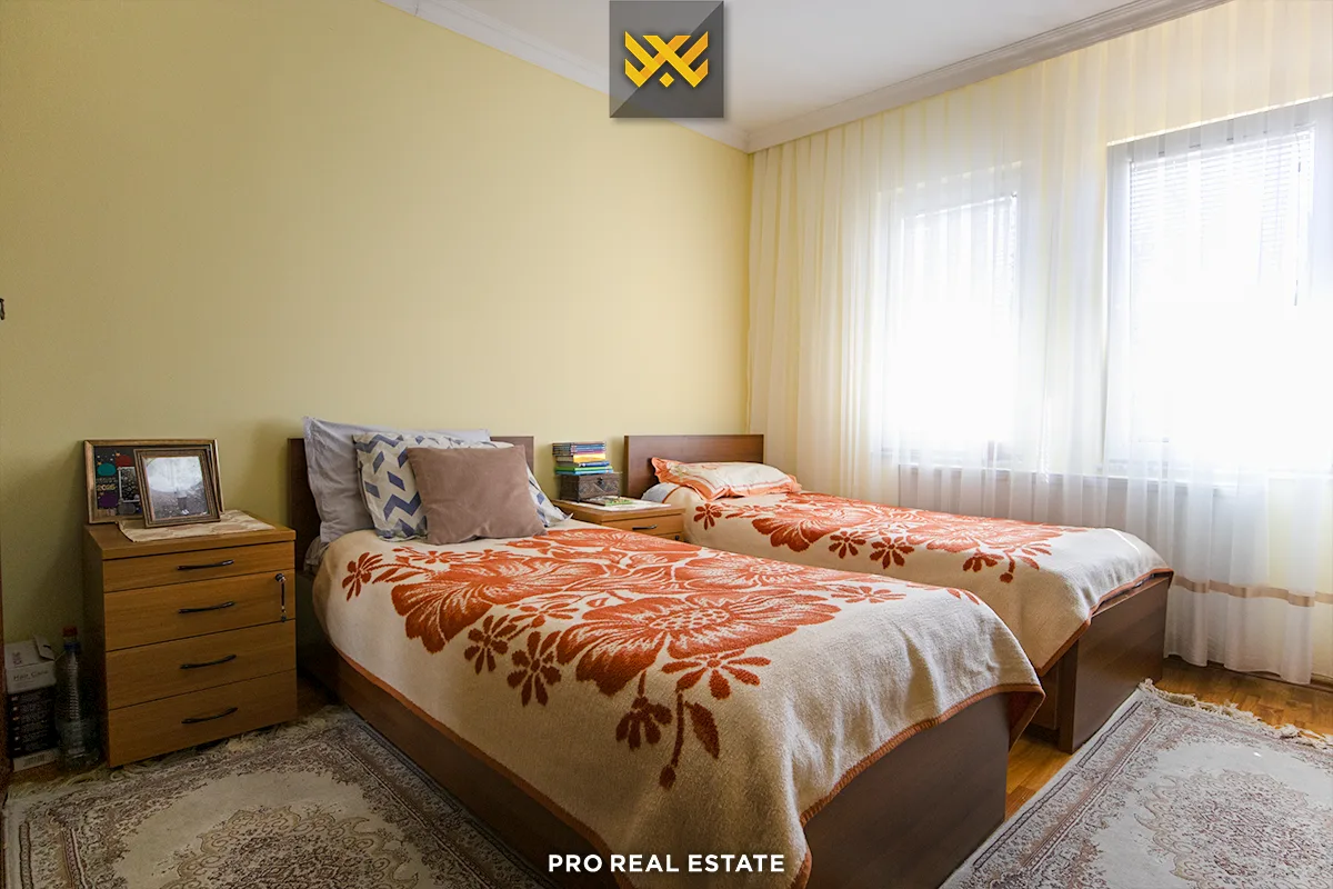Shtëpi 110m² + 32m² për #SHITJE në Kodrën e Trimave
