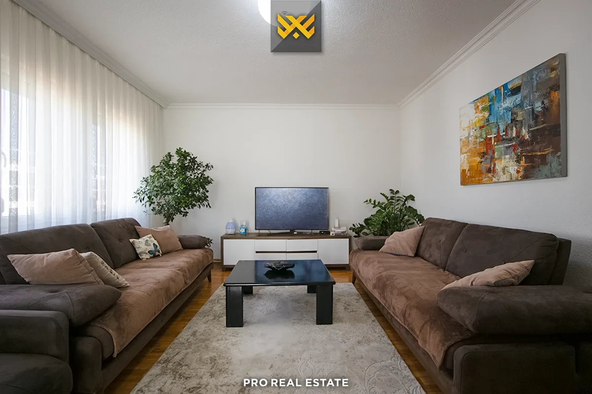 Shtëpi 110m² + 32m² për #SHITJE në Kodrën e Trimave