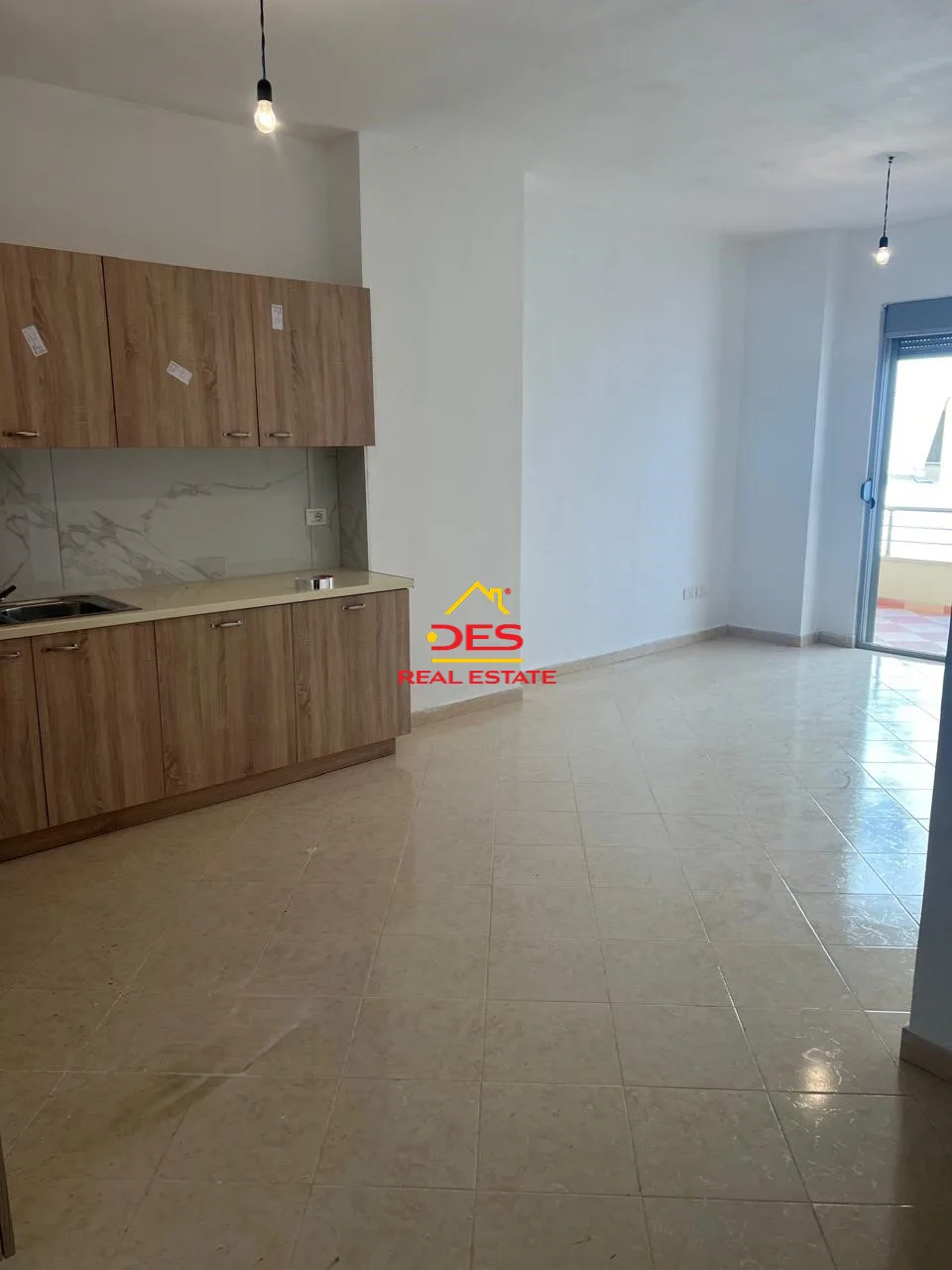 Jepet me qira apartament 1+1 pranë xhamisë,vlorë!