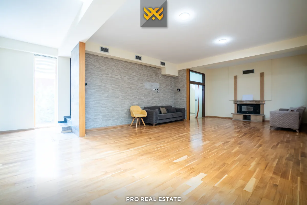 Shtëpi 1195m² për #SHITJE në Veternik