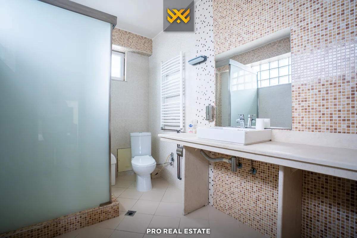 Shtëpi 1195m² për #SHITJE në Veternik