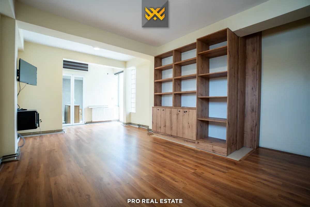 Shtëpi 1195m² për #SHITJE në Veternik