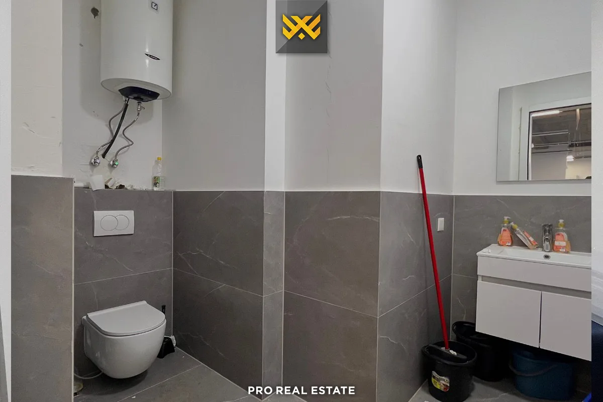 Lokal 600m² me #QIRA në Velani