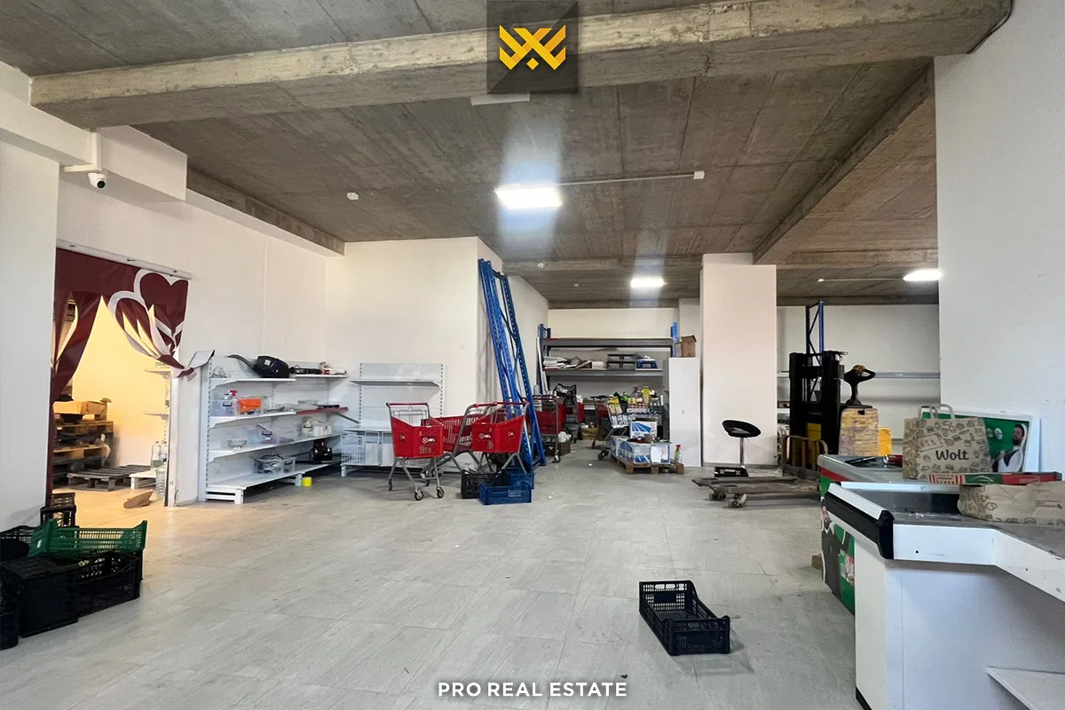 Lokal 600m² me #QIRA në Velani