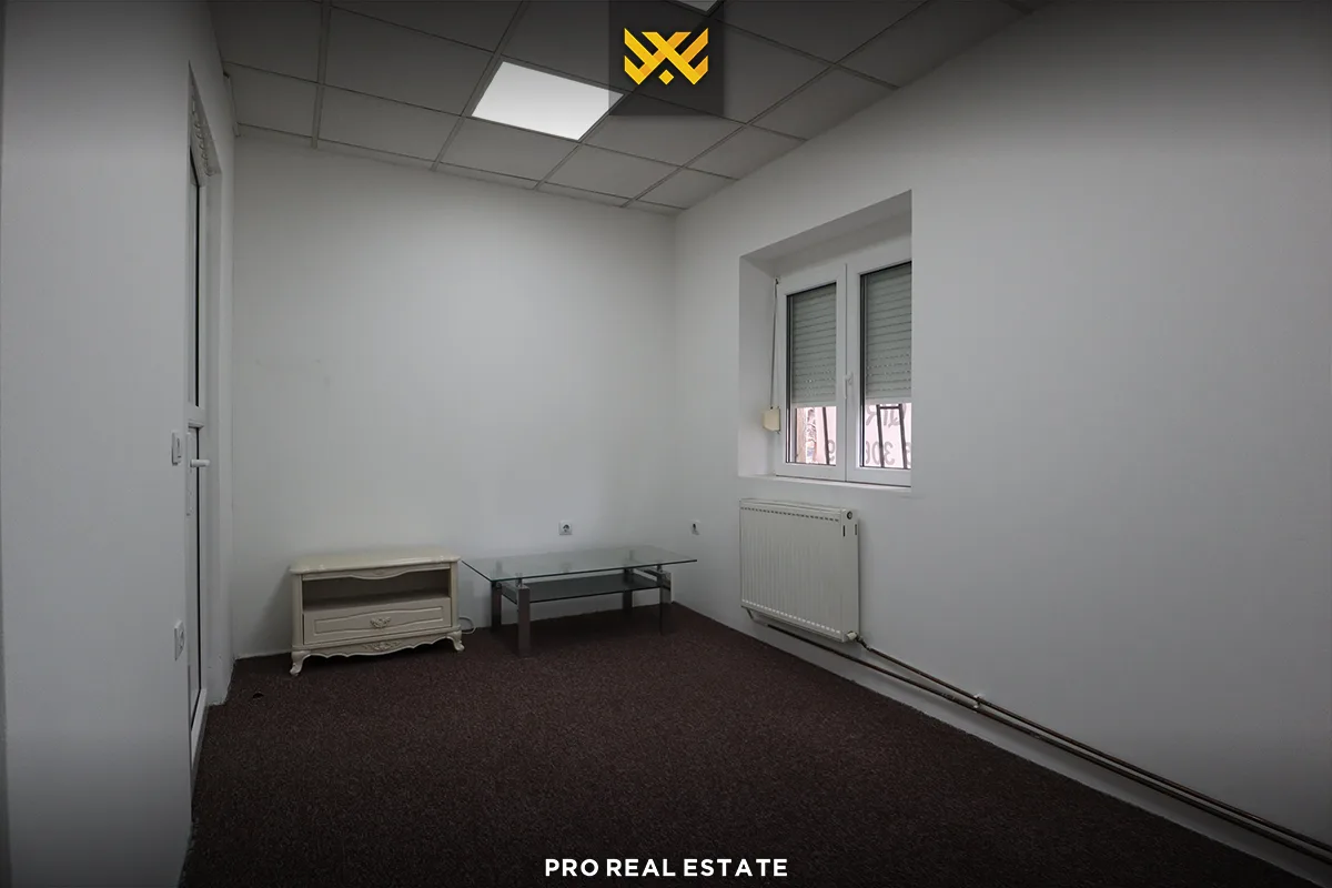 Banesë - Zyrë 61 m² me #QIRA në Qendër.