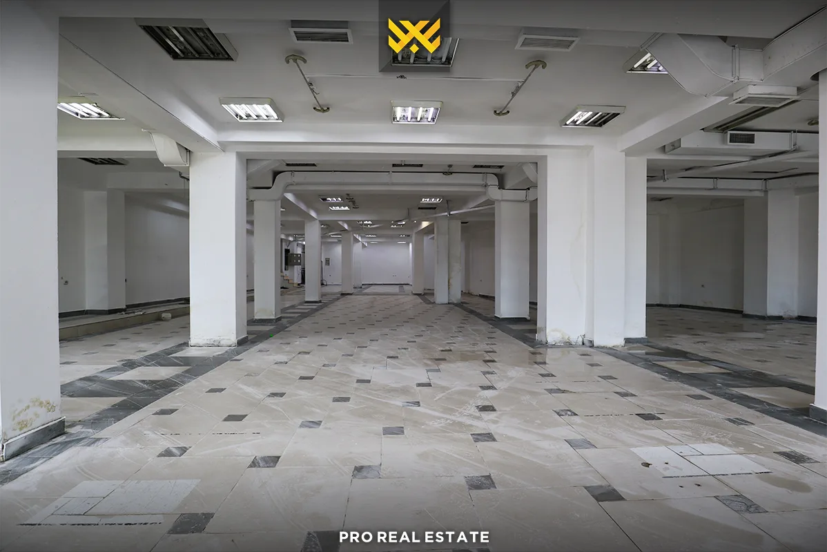 Lokal 434m² me #QIRA në Bregun e Diellit.