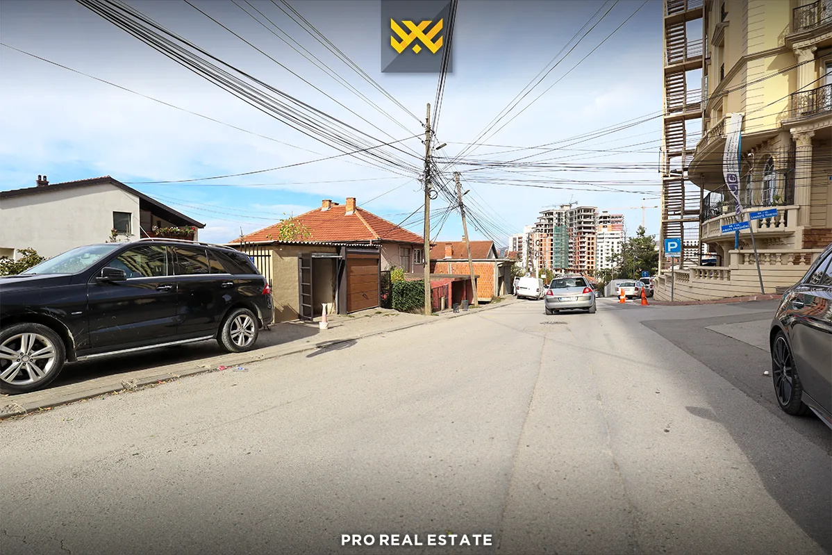 Lokal 434m² me #QIRA në Bregun e Diellit.