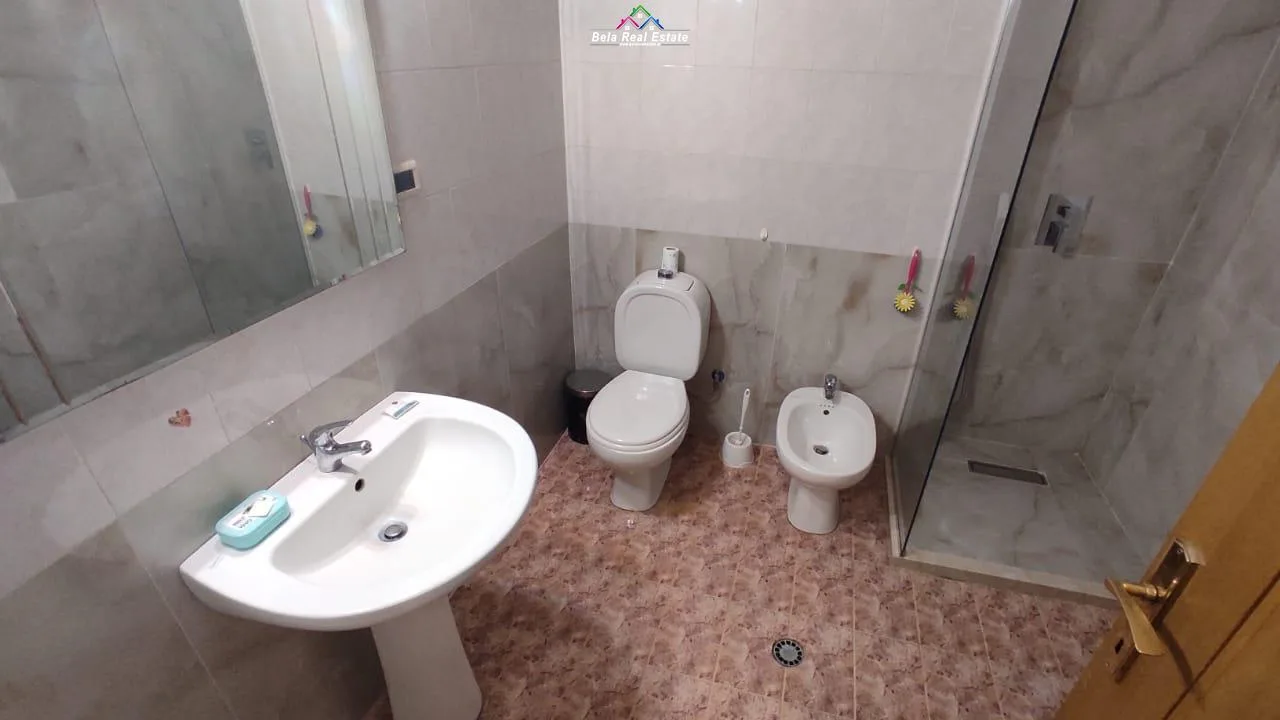 Apartament Me Qera 2+1 ne Bllok (ID B2201270) Tirane.