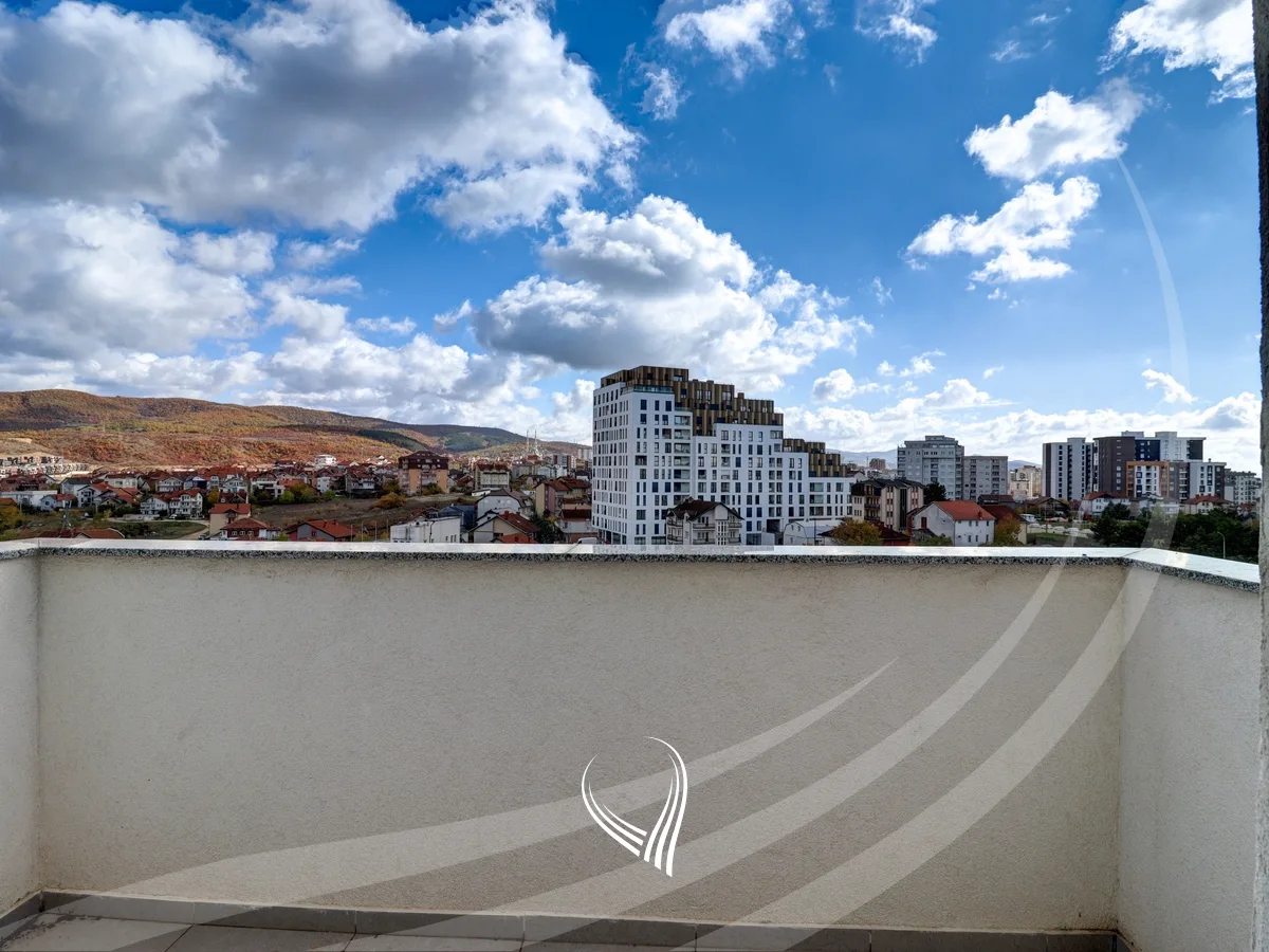 Penthouse me 4 dhoma gjumi në shitje në lagjen Velania