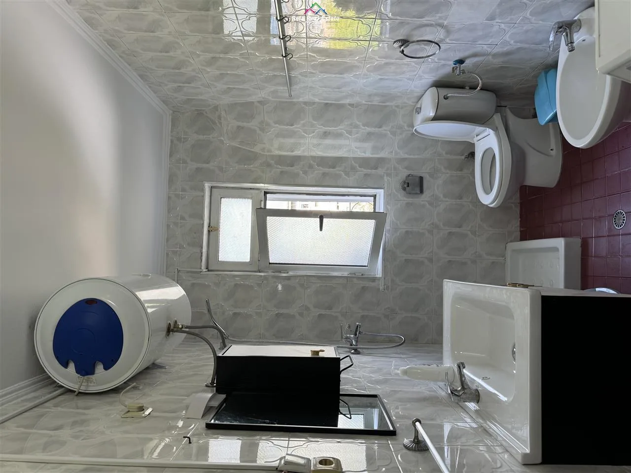 Apartament Me Qera 2+1 Ne Qender (ID B221226) Tirane