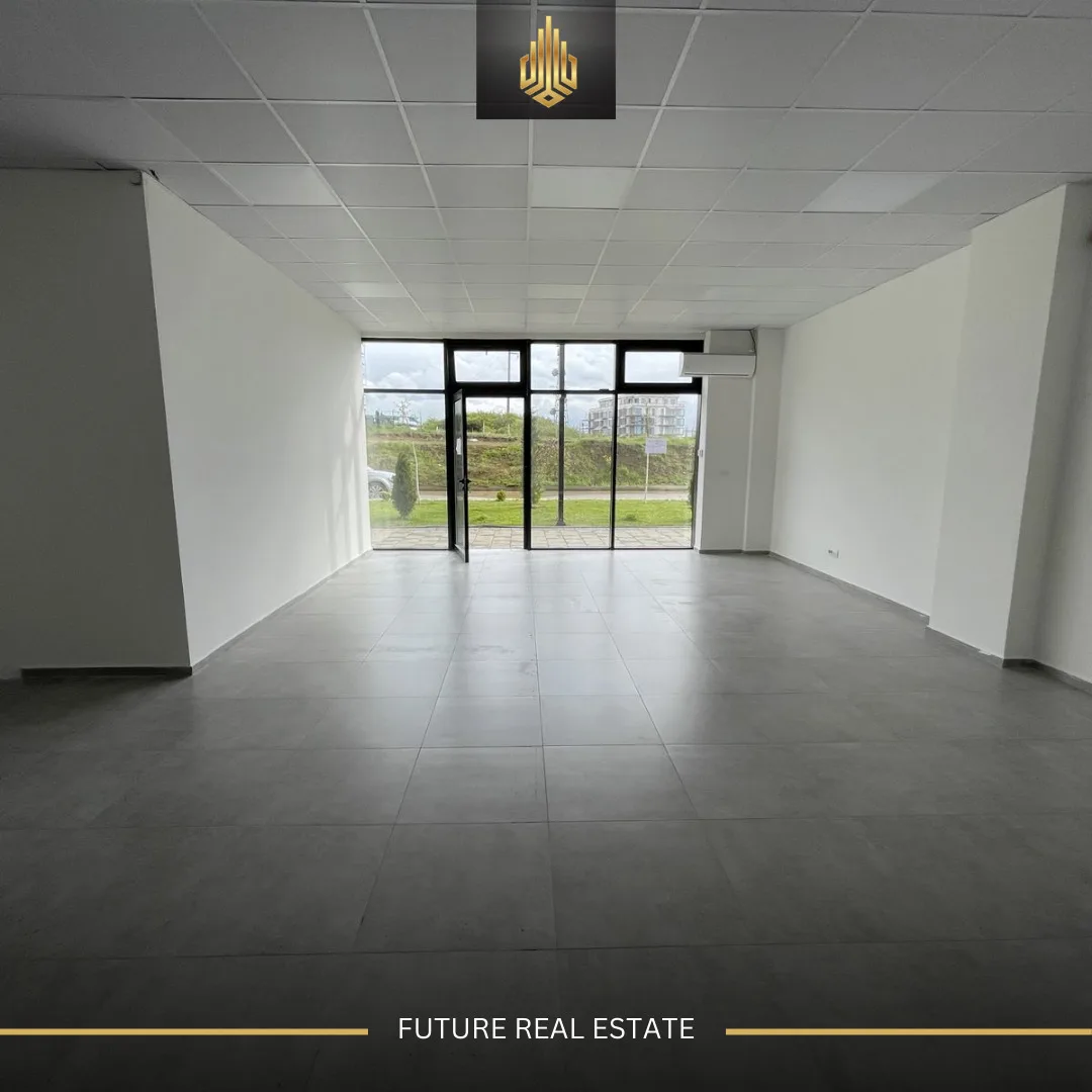 Lokal me QERA/70m²