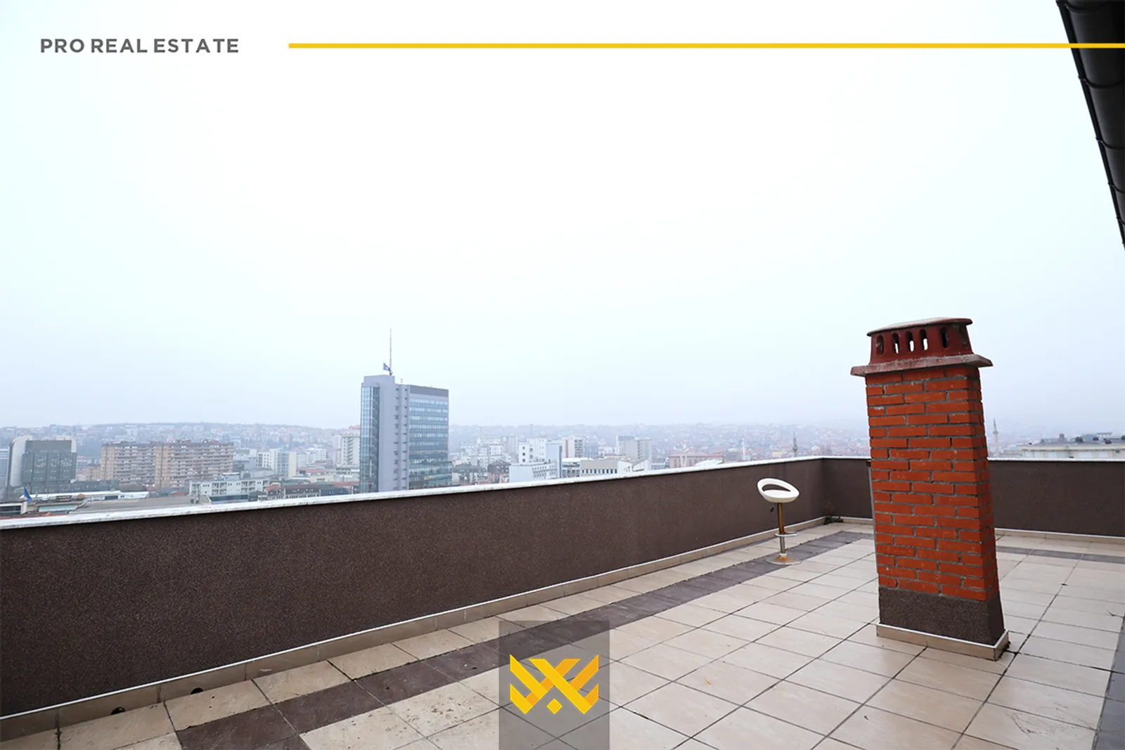 Banesë Penthouse 150m² në #SHITJE në Qendër.