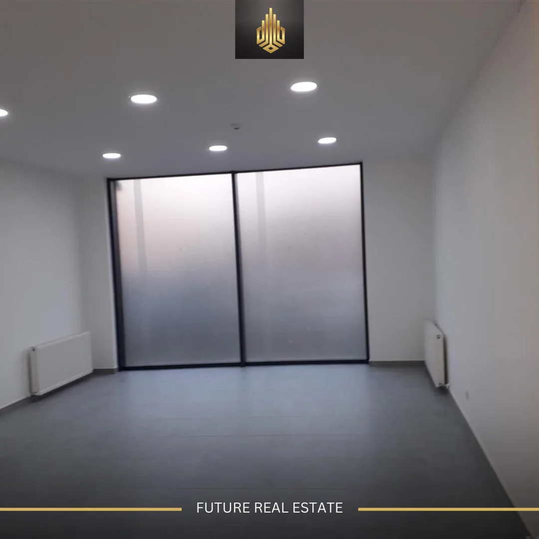 Lokal me QERA/80m²