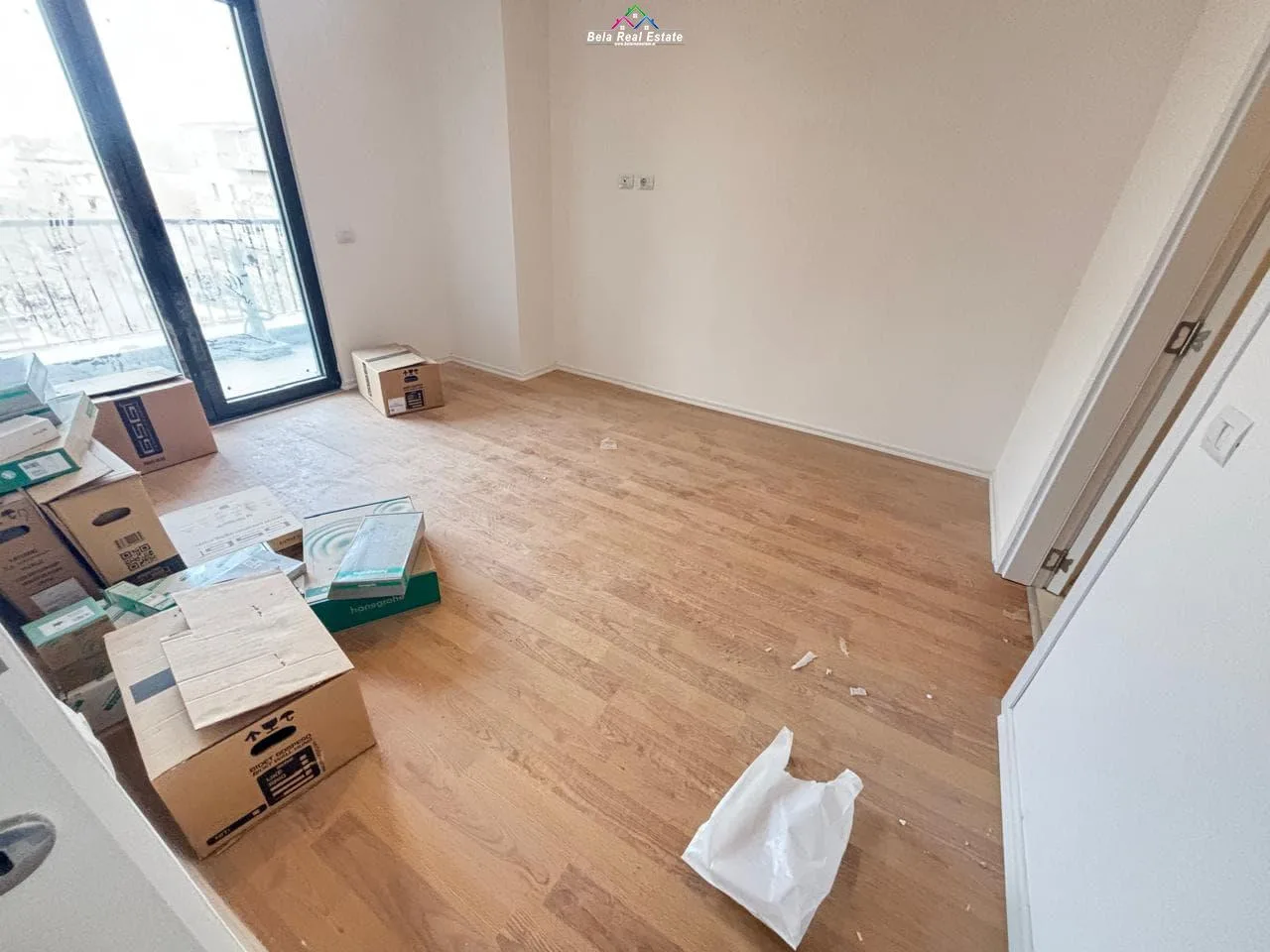 Zyre Me Qera tek Rruga e Barrikadave (ID BZ2819) Tirane