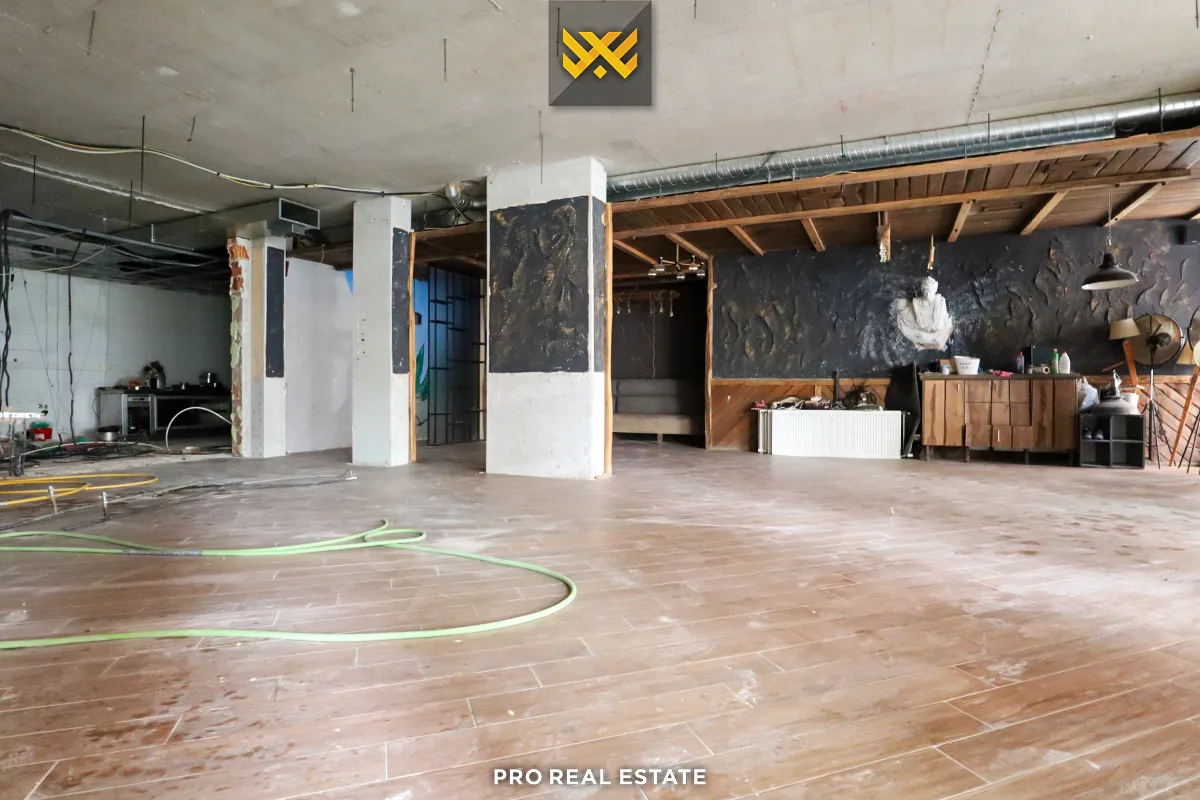 Lokal 460m² për #SHITJE në Rrugën B