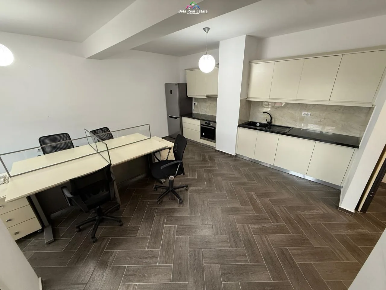Zyre Me Qera tek Myslym Shyri (ID BZ2539) Tirane.