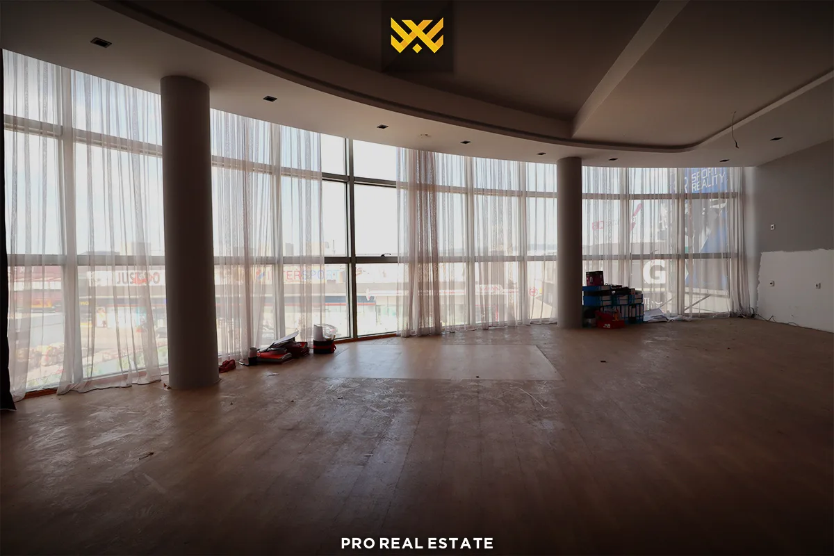 Lokal 370m² me #QIRA në Fushë Kosovë.