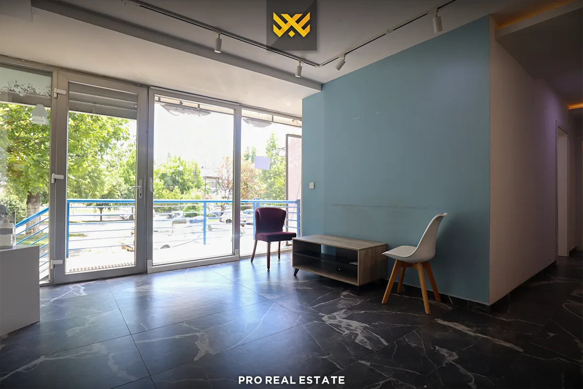 Lokal 80m² me #QIRA në Ulpianë.
