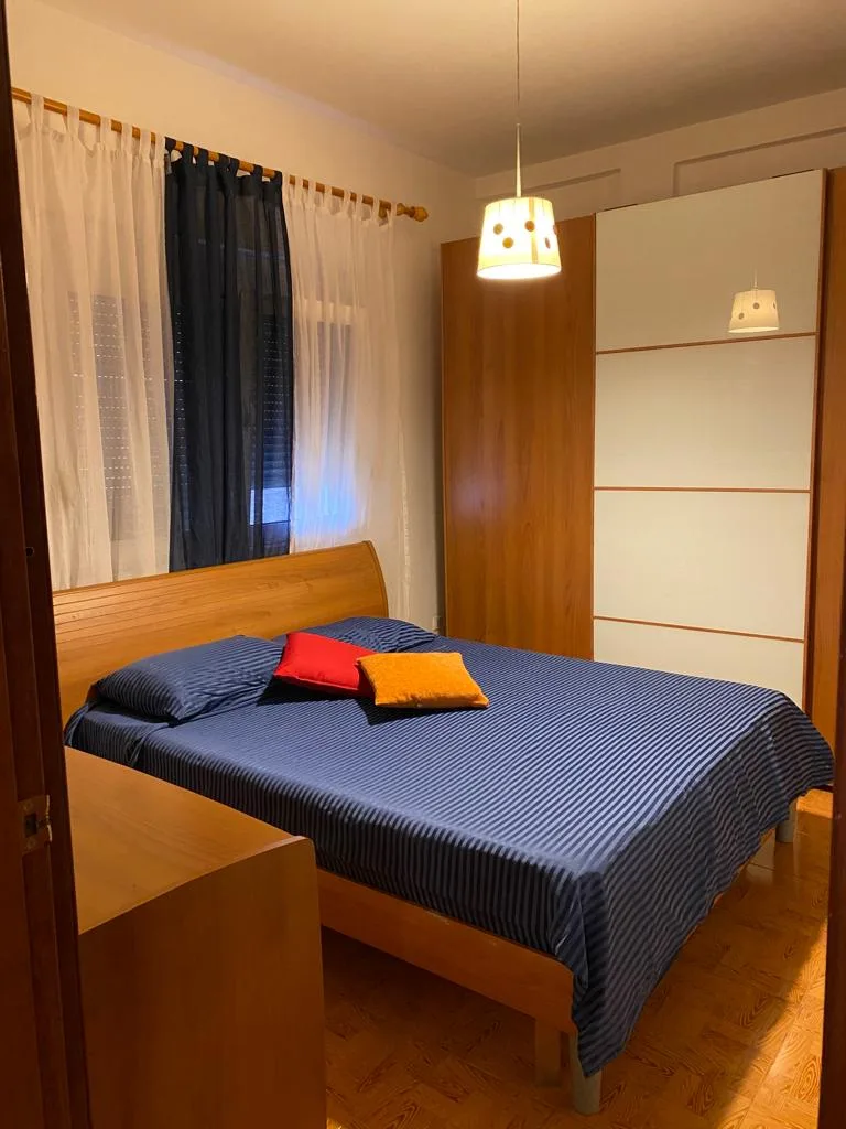 Jepet duplex me qira tek rruga frosina plaku,tirane