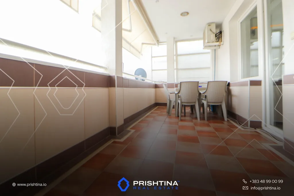 Kat shtëpie me qira 200m² në Dragodan