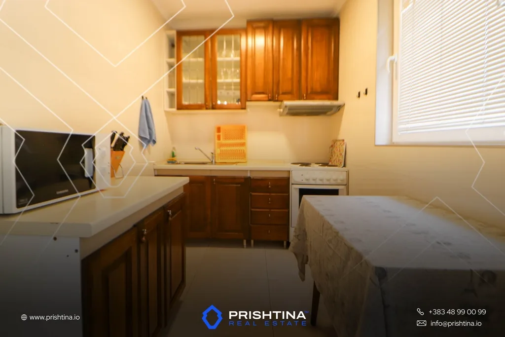 Kat shtëpie me qira 200m² në Dragodan