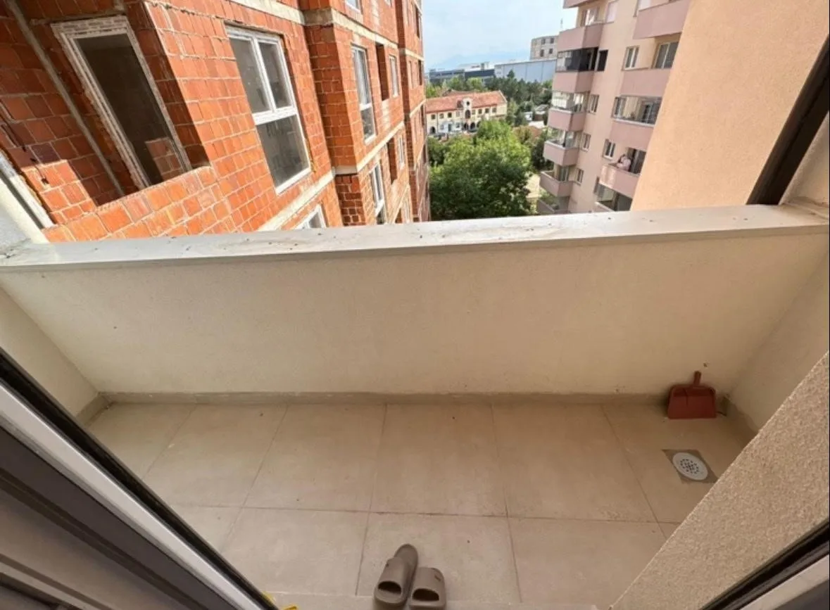 Banesë me qira 2+1 në Fushë Kosovë