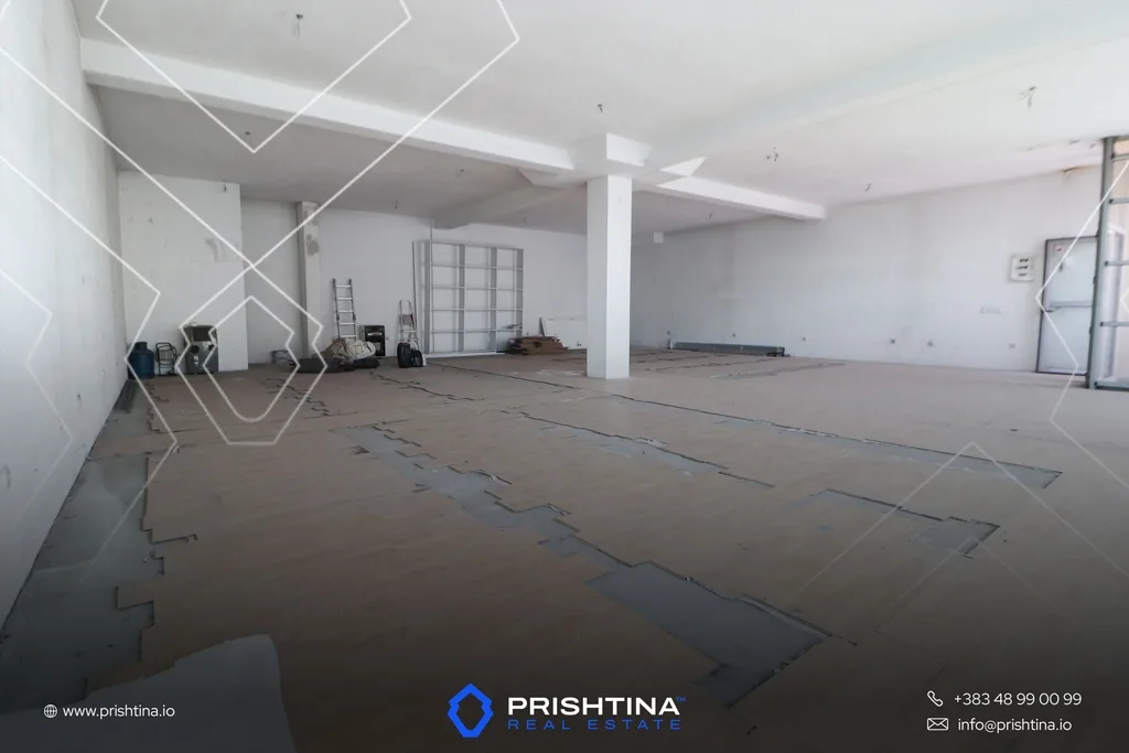 Lokal me qira 190m² në Fushë Kosovë