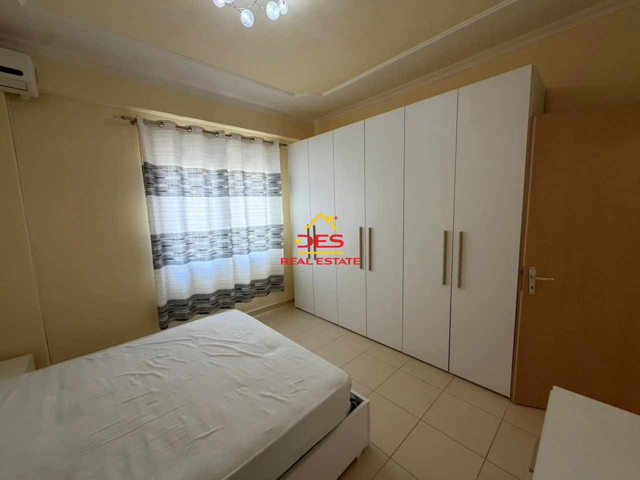 Jepet me qira apartament 1+1 pranë bar taushani në lungomare, vlorë.