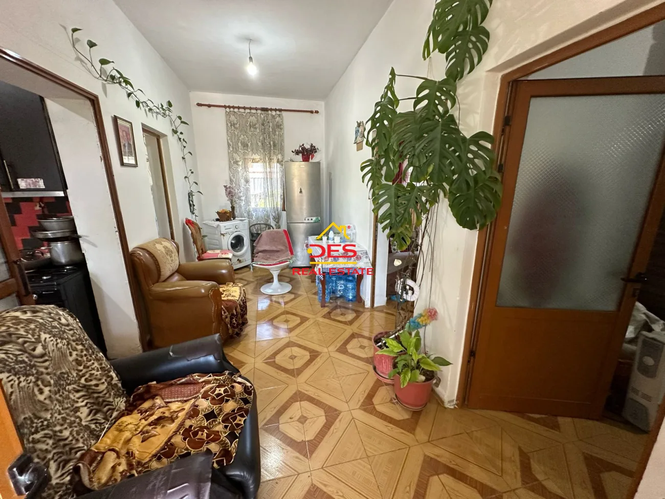 Shitet shtëpi private te vija e ngjalës,fier