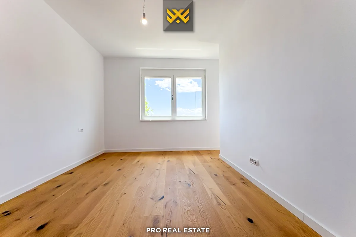 Shtëpi 217m² + 100m² me #QIRA në Lagjen Qershia