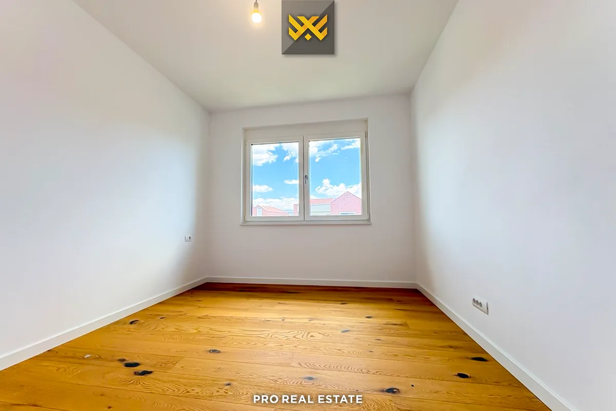 Shtëpi 217m² + 100m² me #QIRA në Lagjen Qershia