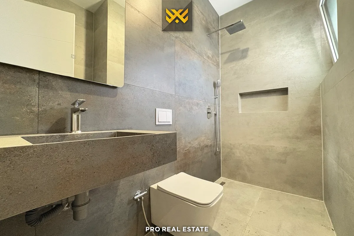 Shtëpi 217m² + 100m² me #QIRA në Lagjen Qershia