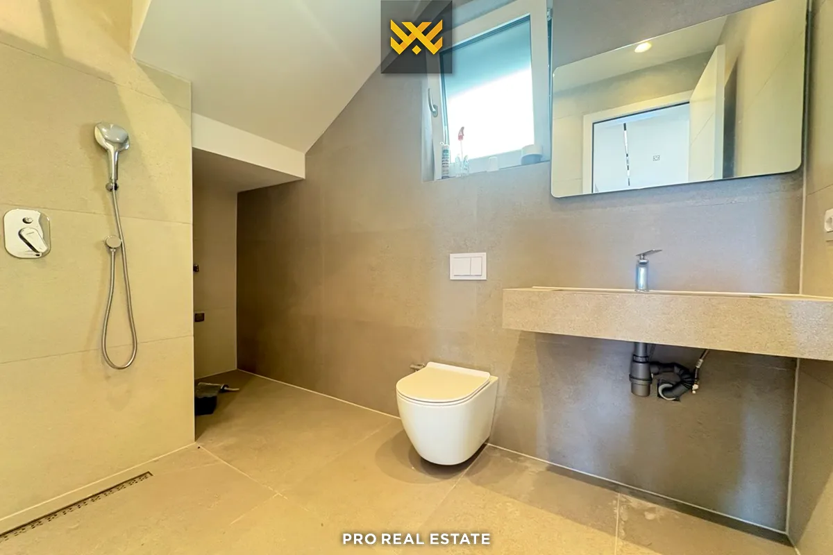 Shtëpi 217m² + 100m² me #QIRA në Lagjen Qershia