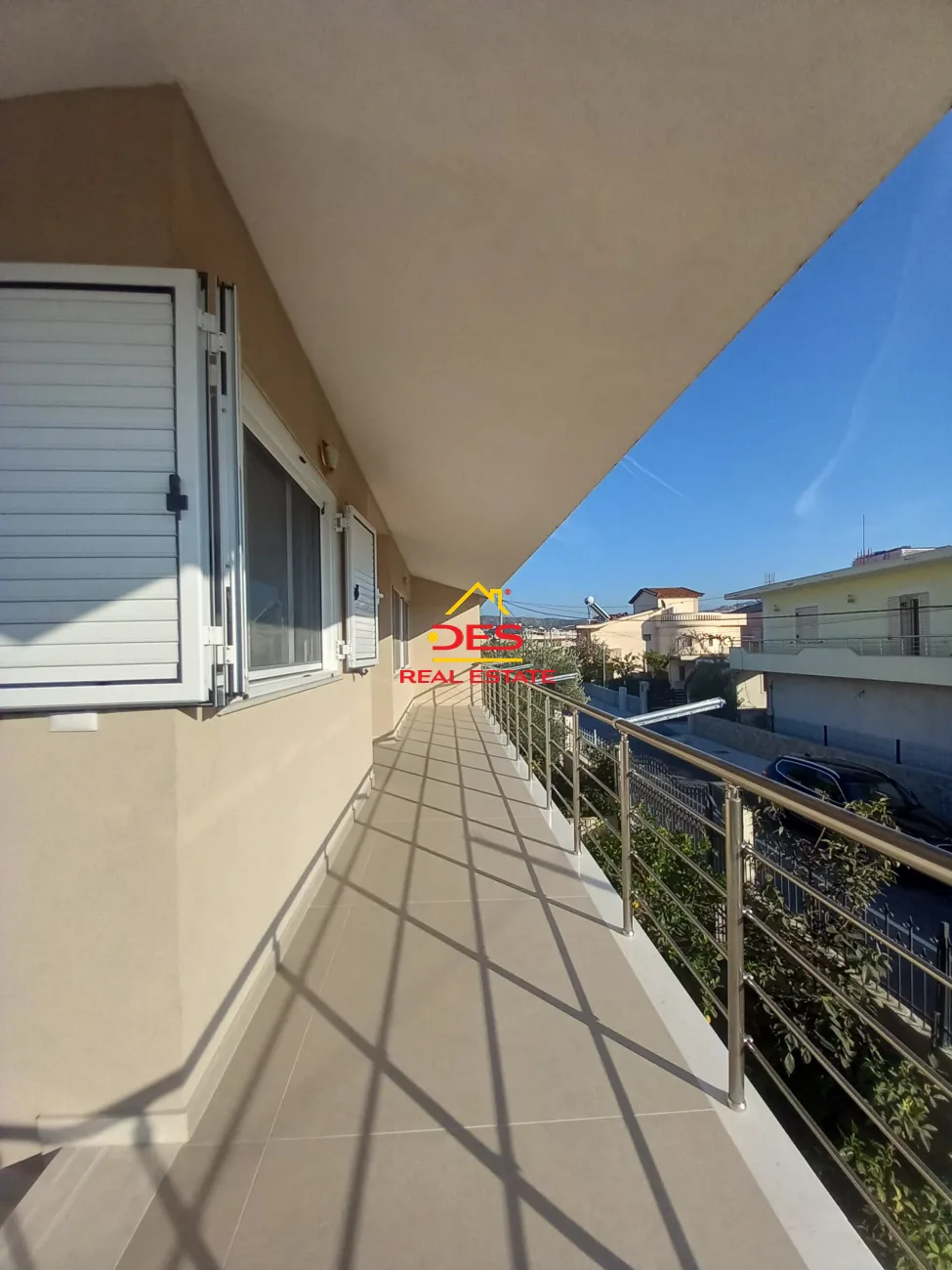 SHITET NDËRTESA 2-KATËSHE NË VLORË 📍 Rruga Lef Sallata