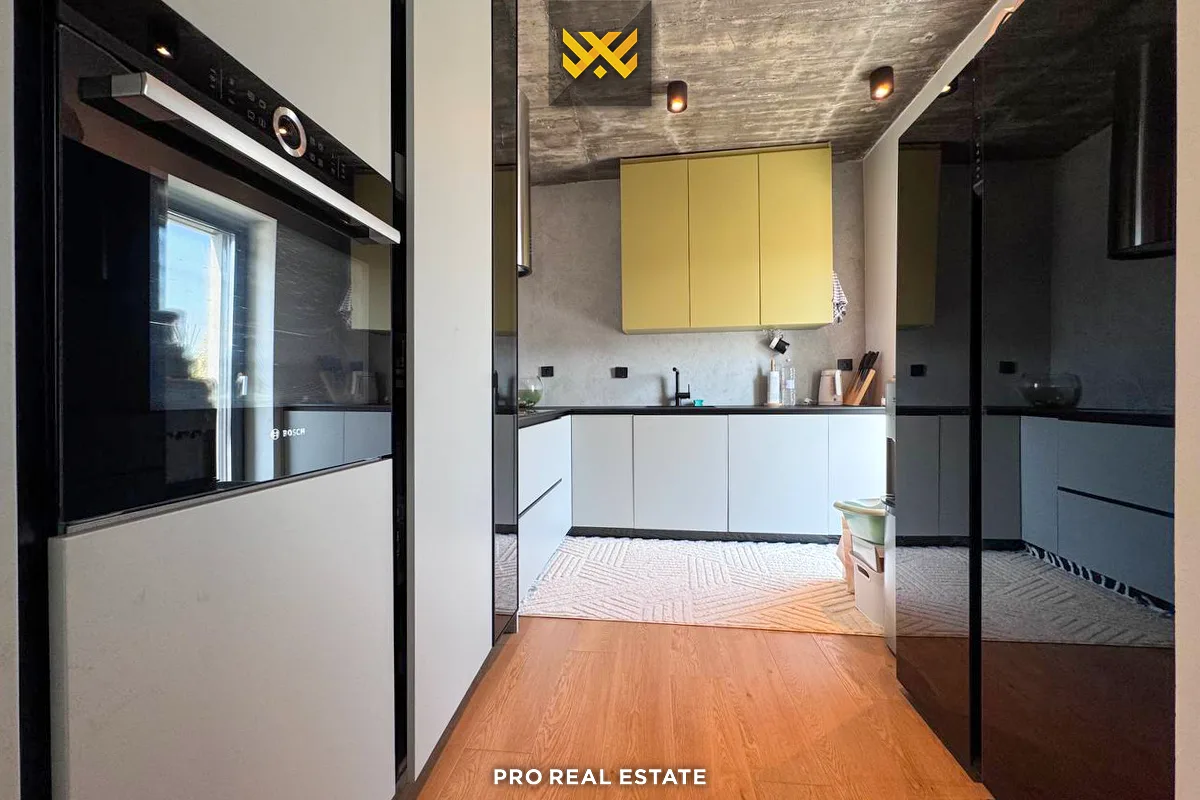 Banesë Penthouse 224.88m² + 127.86m² për #SHITJE në Tophane