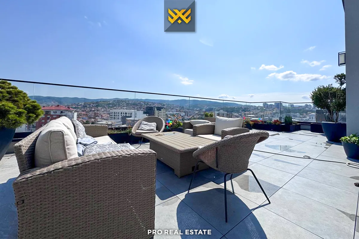 Banesë Penthouse 224.88m² + 127.86m² për #SHITJE në Tophane