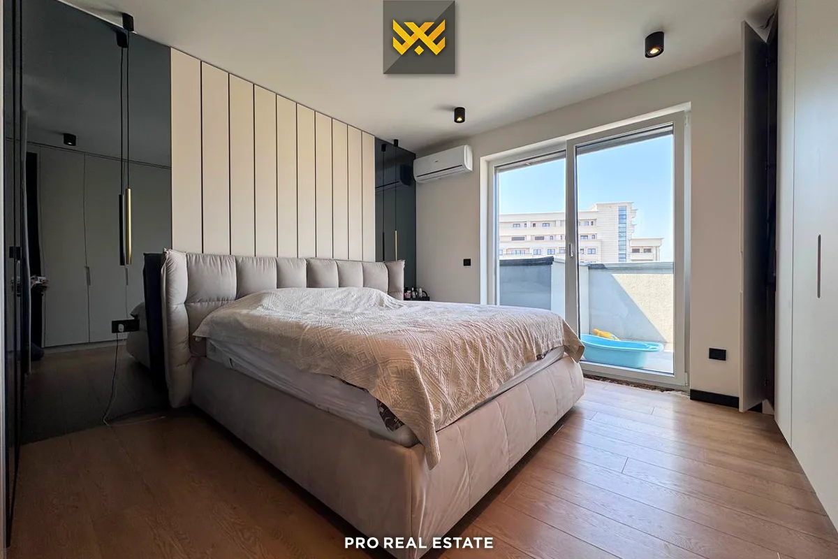 Banesë Penthouse 224.88m² + 127.86m² për #SHITJE në Tophane