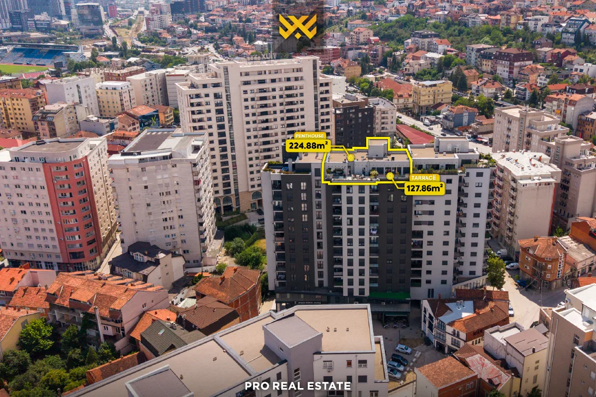 Banesë Penthouse 224.88m² + 127.86m² për #SHITJE në Tophane