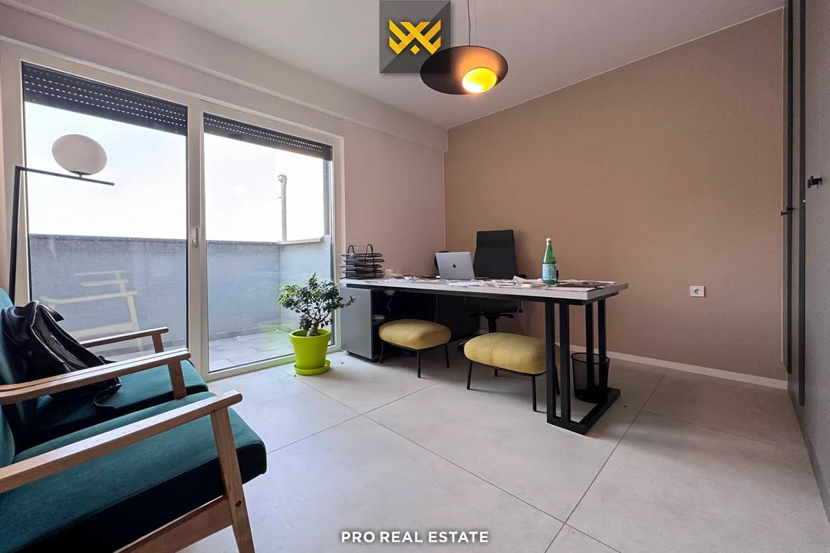 Banesë Penthouse 224.88m² + 127.86m² për #SHITJE në Tophane