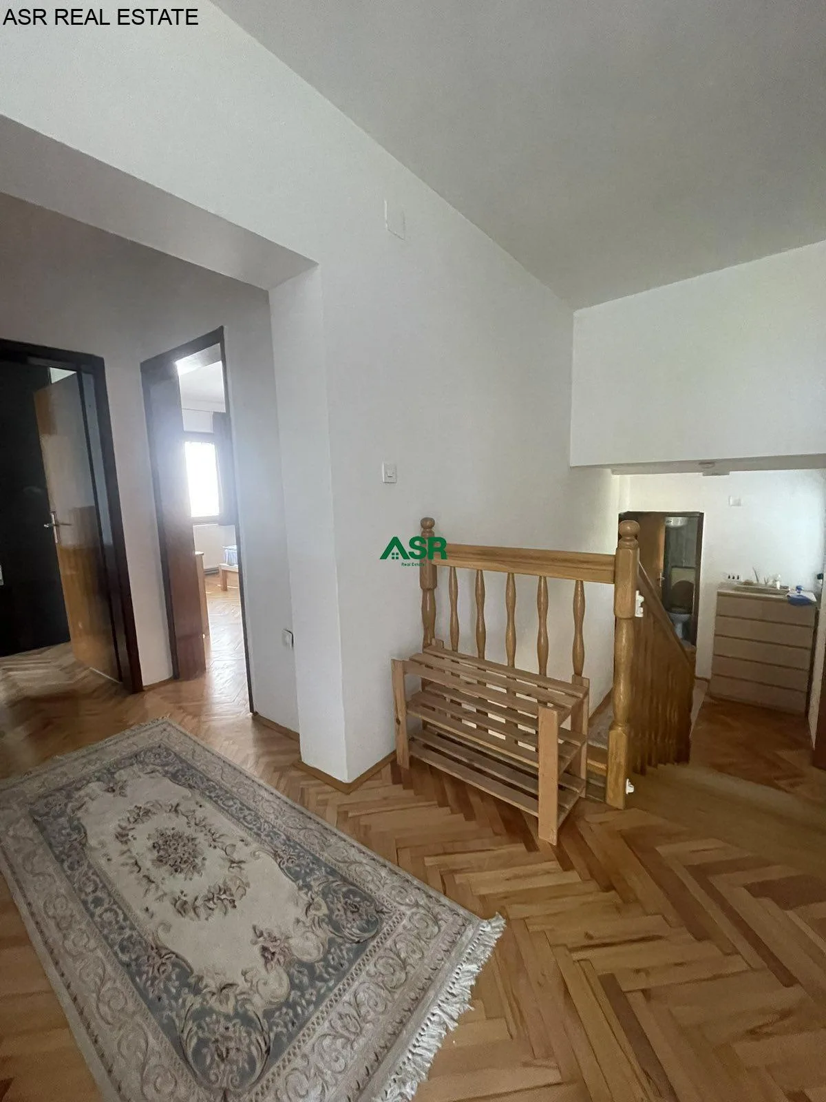 Ofrohet SHTEPIA me QIRA në lagjen SOFALI
