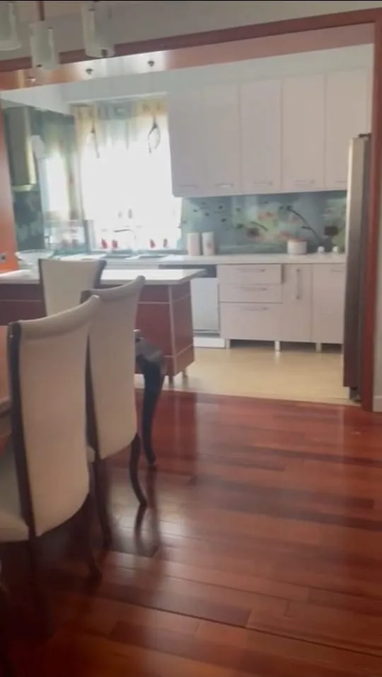 Apartament me qera 3+1+2 ne Bllok (ID B230156) Tirane.