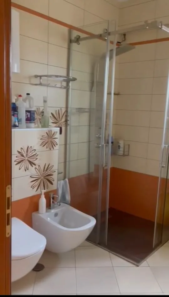 Apartament me qera 3+1+2 ne Bllok (ID B230156) Tirane.