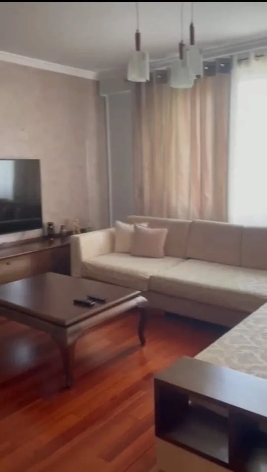 Apartament me qera 3+1+2 ne Bllok (ID B230156) Tirane.