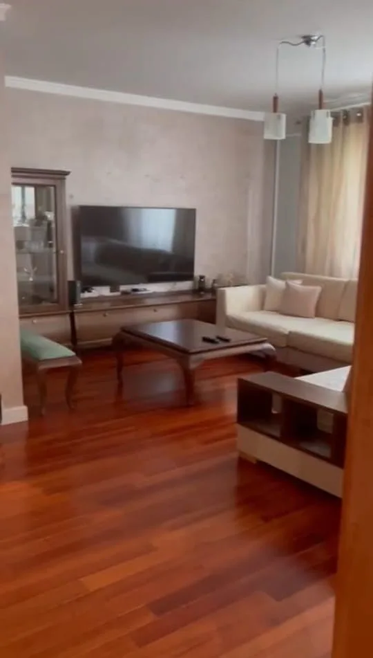 Apartament me qera 3+1+2 ne Bllok (ID B230156) Tirane.
