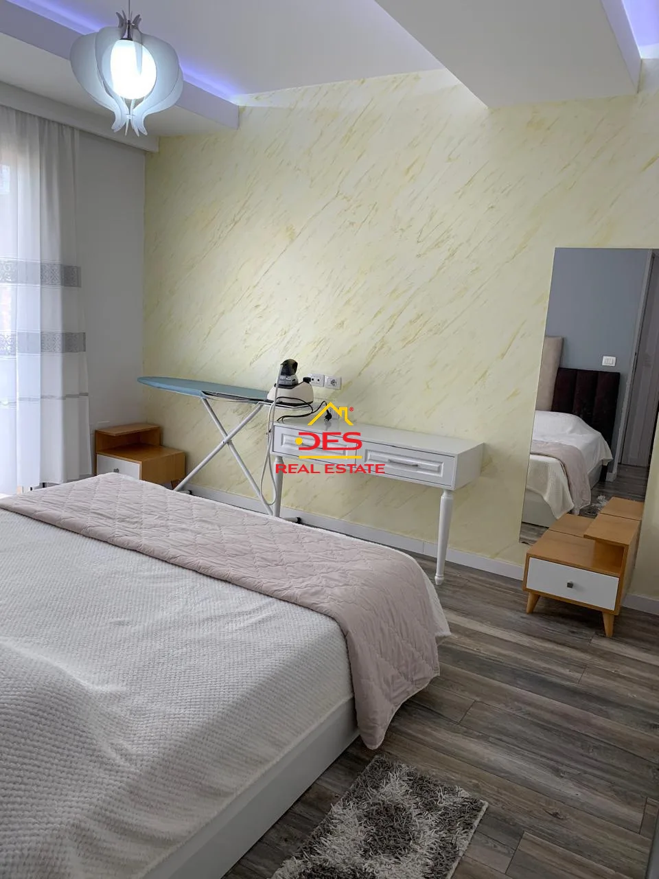 Jepet me qira apartament 2+1 pranë shkollës “1 maj” ,vlorë