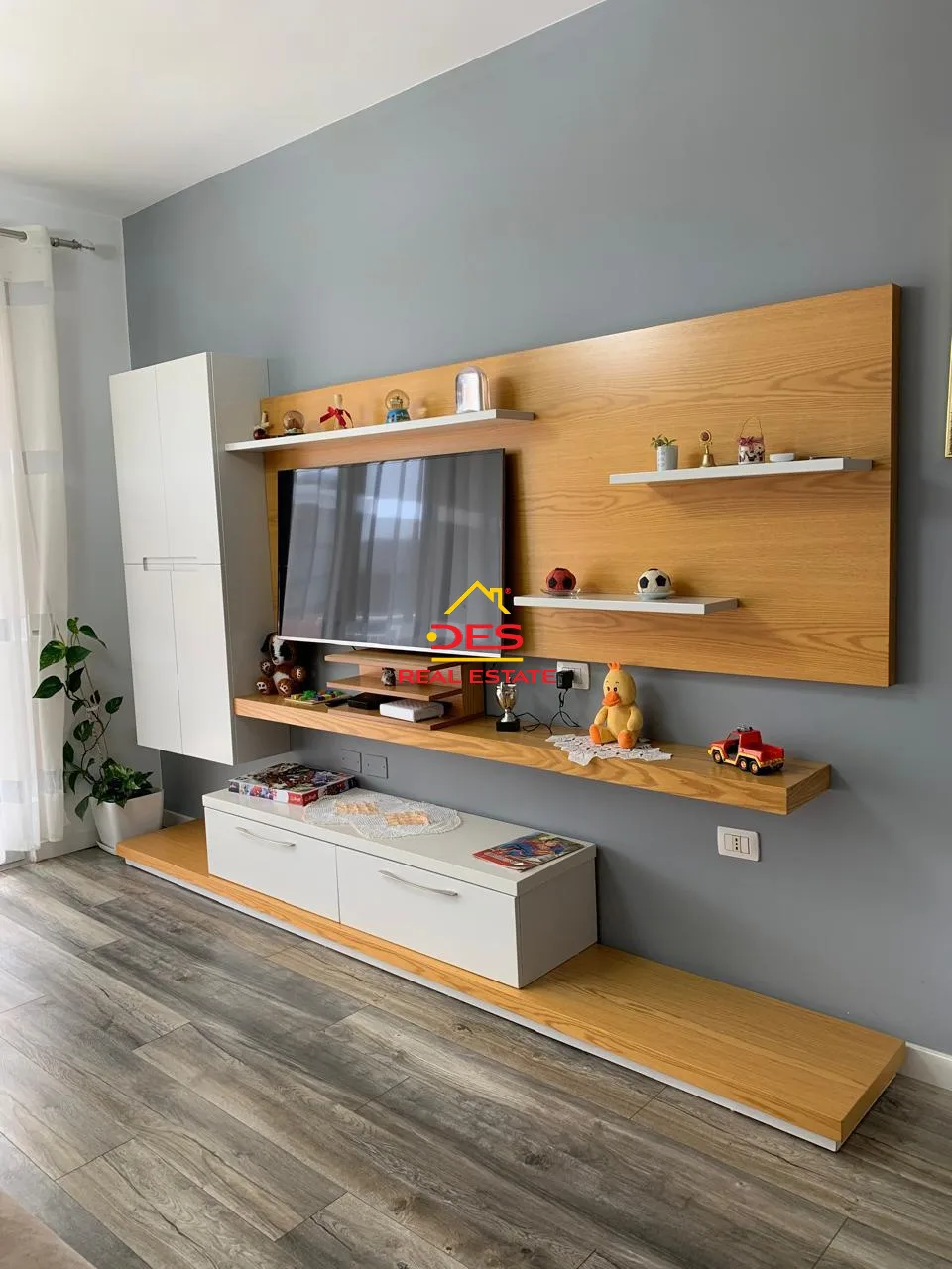 Jepet me qira apartament 2+1 pranë shkollës “1 maj” ,vlorë