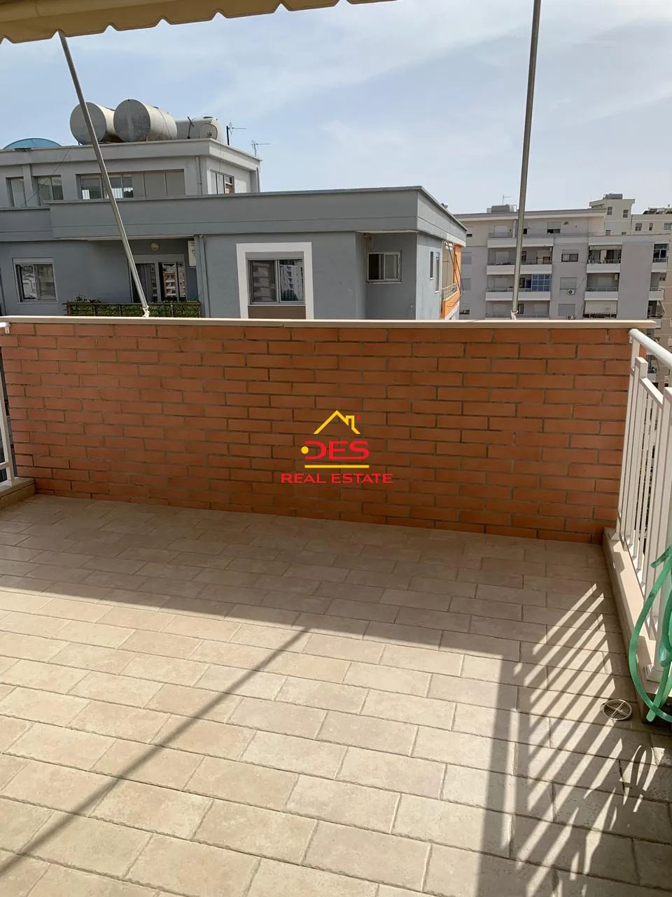 Jepet me qira apartament 2+1 pranë shkollës “1 maj” ,vlorë
