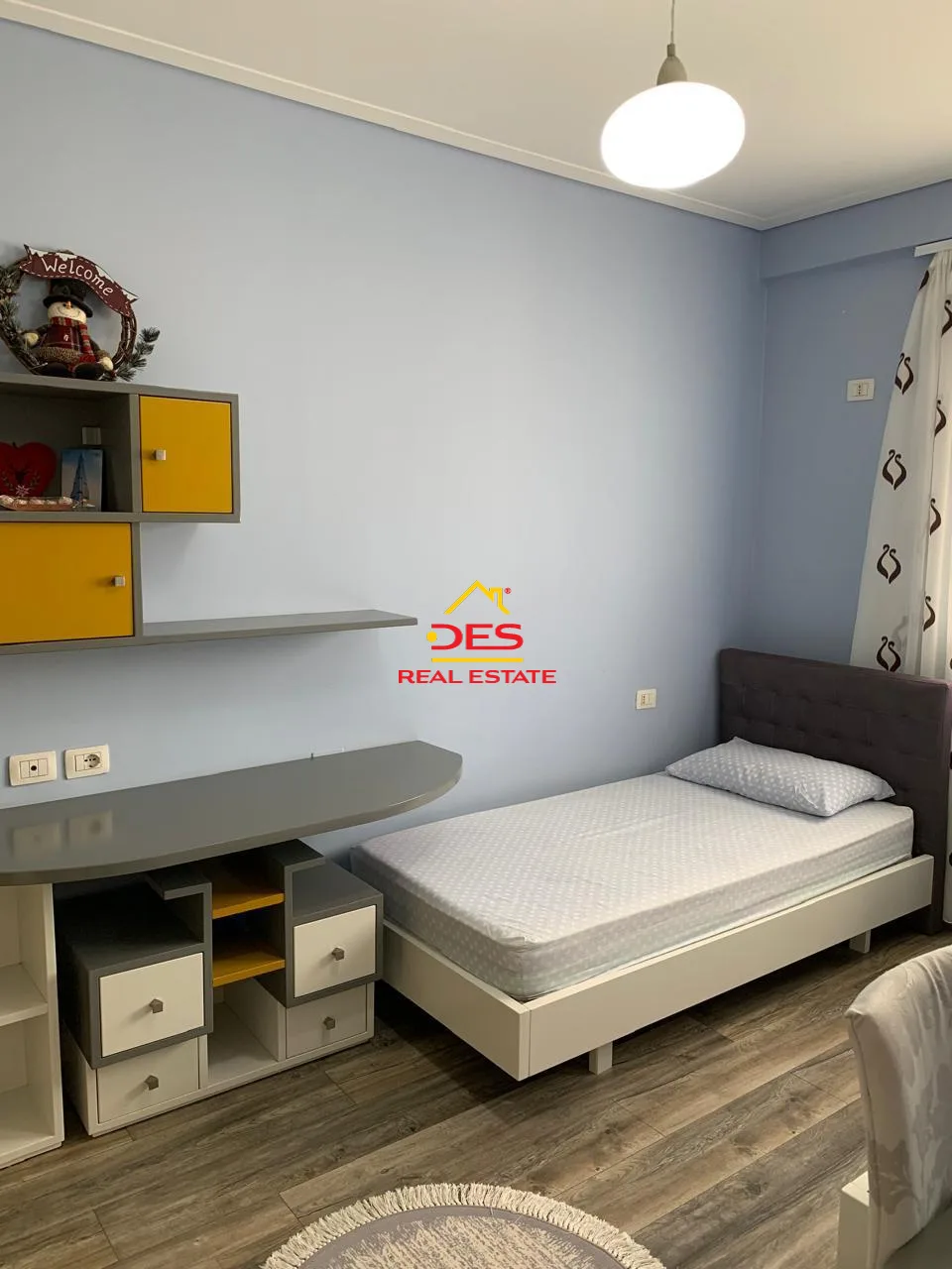 Jepet me qira apartament 2+1 pranë shkollës “1 maj” ,vlorë