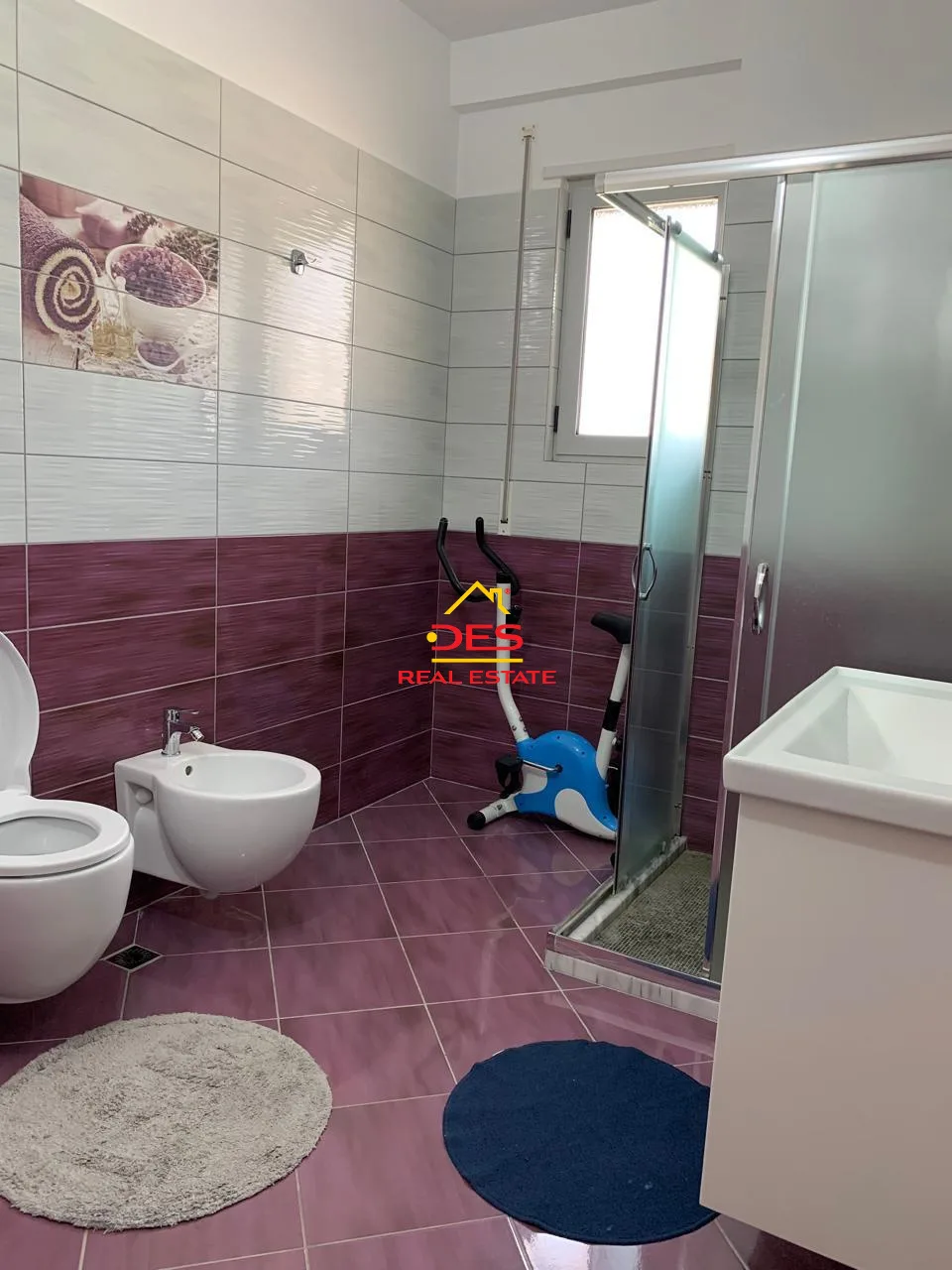 Jepet me qira apartament 2+1 pranë shkollës “1 maj” ,vlorë