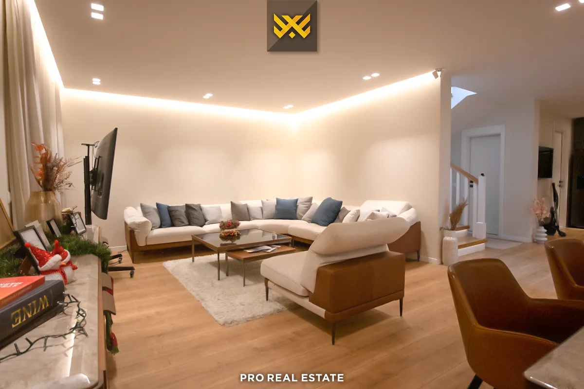 Shtëpi 228m² për #SHITJE në Lagjen Hana.